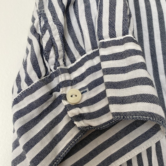 J. Crew short sleeve button up shirt in stripe. Grey and white XS - Picture 7 of 11